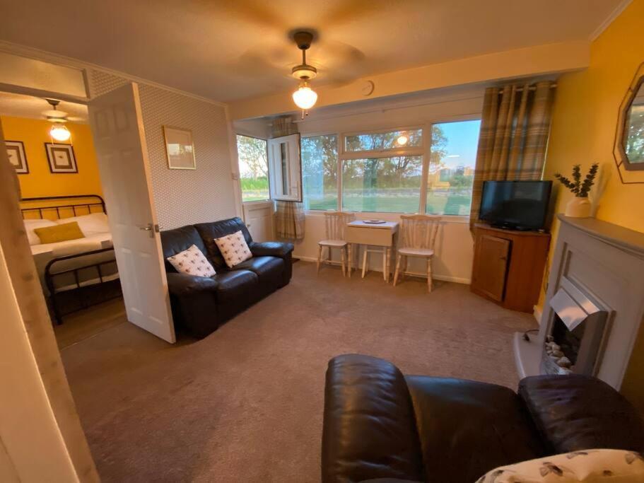 East Coast Chalets, Bee'S Knees @ California Sands Scratby Exterior photo